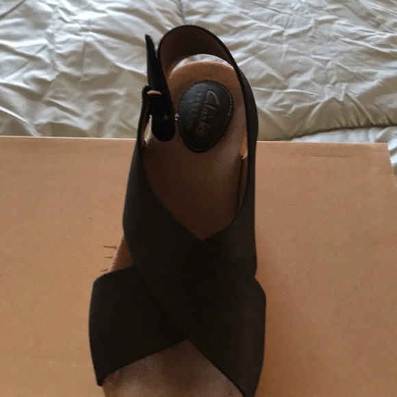 Shoes - Picture 2 of 4